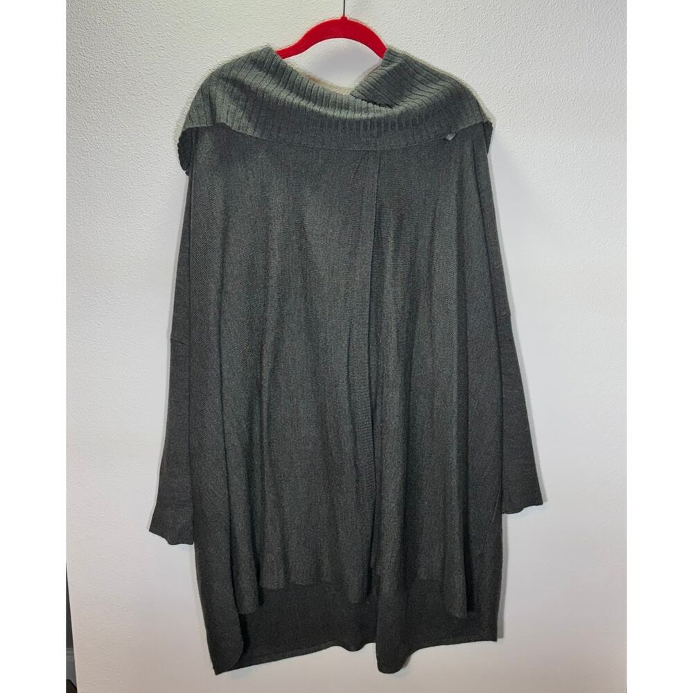 Briggs Womens Gray Cowl Neck Poncho Sweater 1X/2X  Knit Cape with Buckle Accent